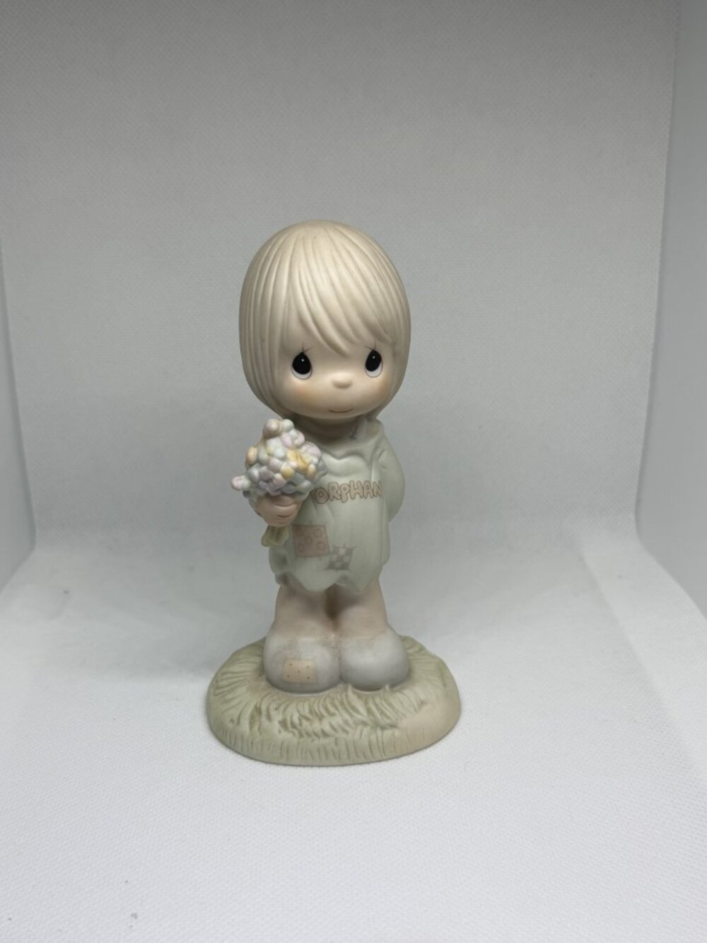 Vintage Precious Moments I Belong to the Lord 520853 1988 Orphan Boy